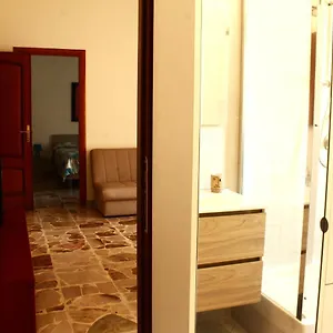 https://casetta-di-angie.catania-hotels.net